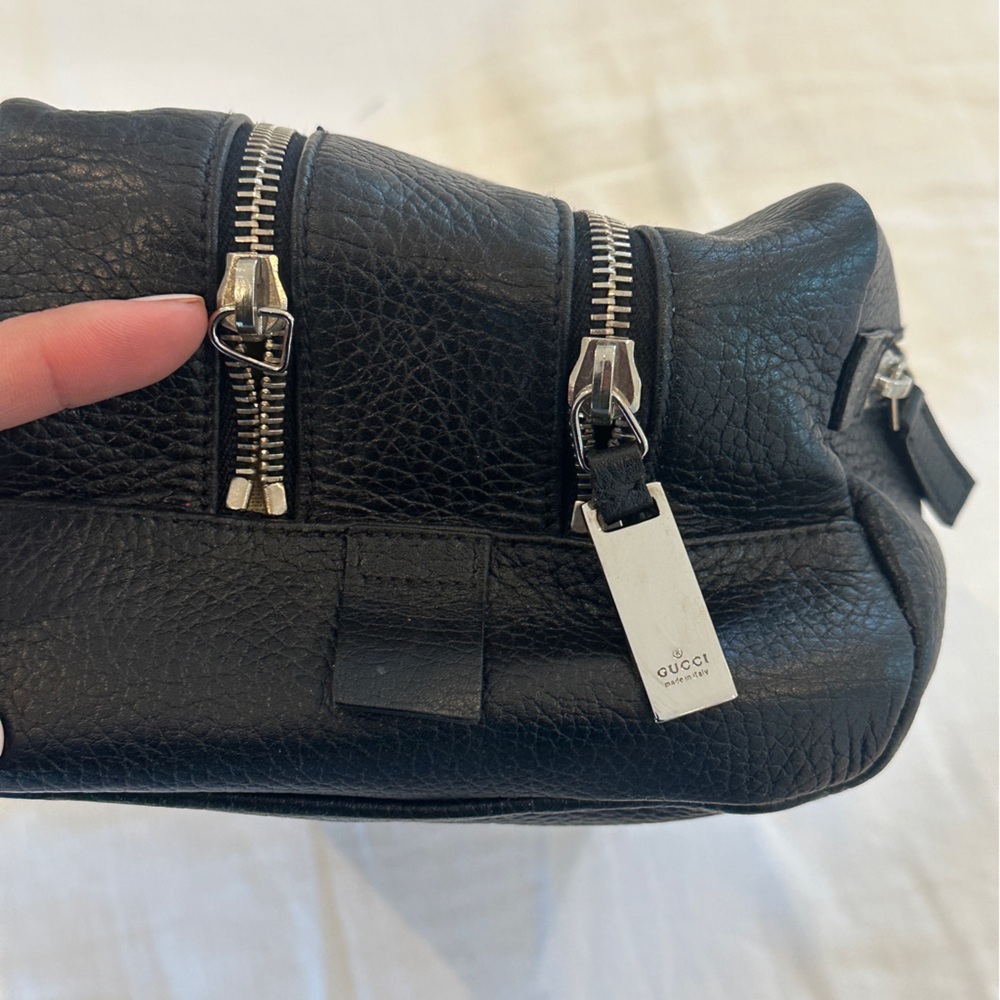 Black Leather Gucci Bag/Toiletry Bag - Picture 4 of 7